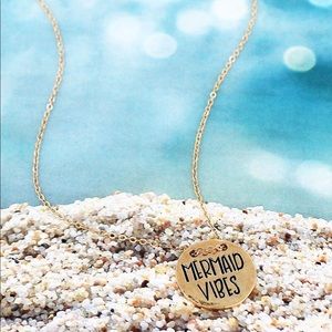 🌊 MERMAID VIBES NECKLACE! NWT